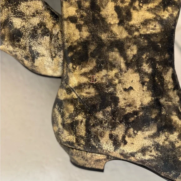 CHANEL BNIB AW 2018 Interlocking CC Logo thigh-high boots - Picture 11 of 16